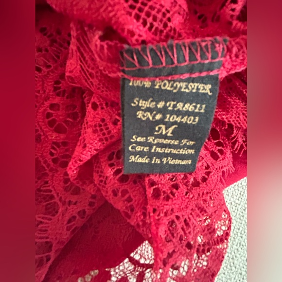 NWT Mine Red Burgundy Long Sleeve Laced Back Top Blouse. Size Medium - Picture 9 of 10